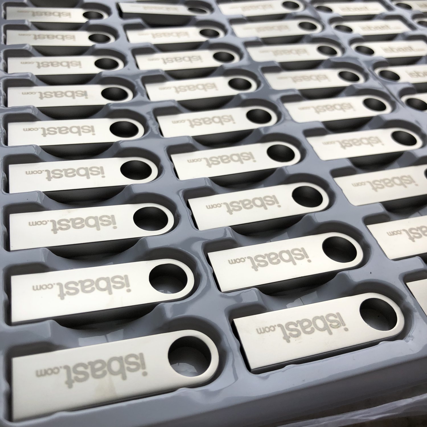 Promotional gift USB 2.0 flash drive with custom logo 2GB to 64GB capacity metal box bag Pendrive USB new USB flash drive